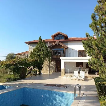 4 Yatak Odali Harika Muestakil Villa